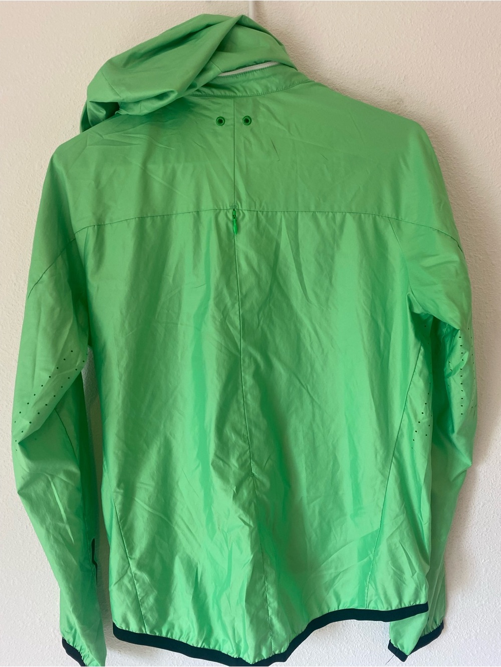 Nike Windbreaker Jacket Women’s Medium Neon Green Lightweight Hooded Full Zip